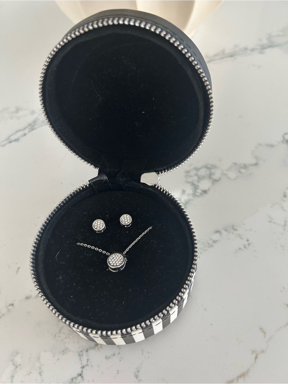 Necklace & Stud earrings set in Silver 

Brand new with box